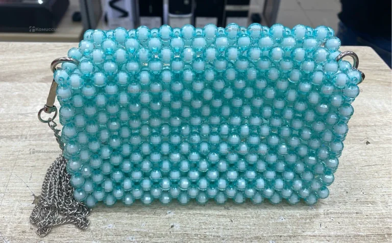 Сумка женская из бусин бирюзовая