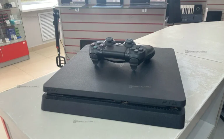 Приставка PS4. PlayStation 4 slim 500gb