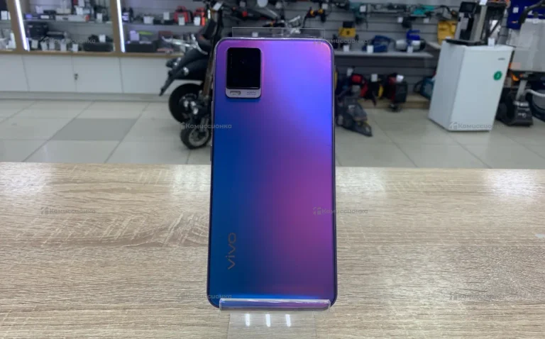 Vivo V20 2021 8/128 ГБ
