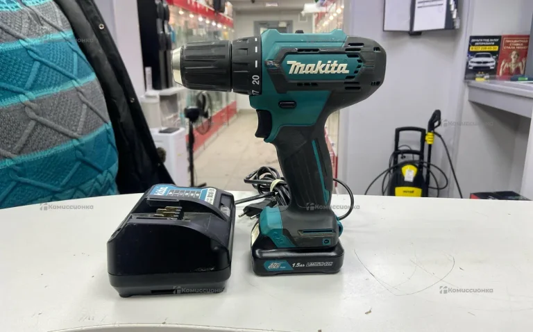 Аккумуляторный шуруповерт makita DF333DZ