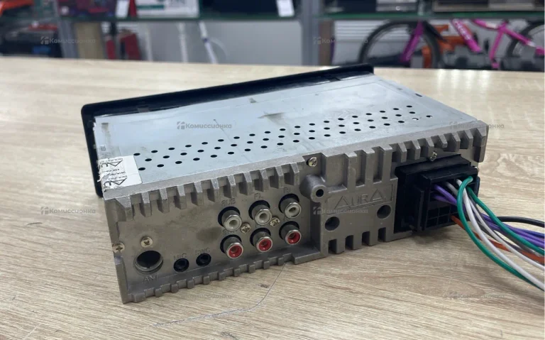 Автомагнитола  Aura AMH-77dsp