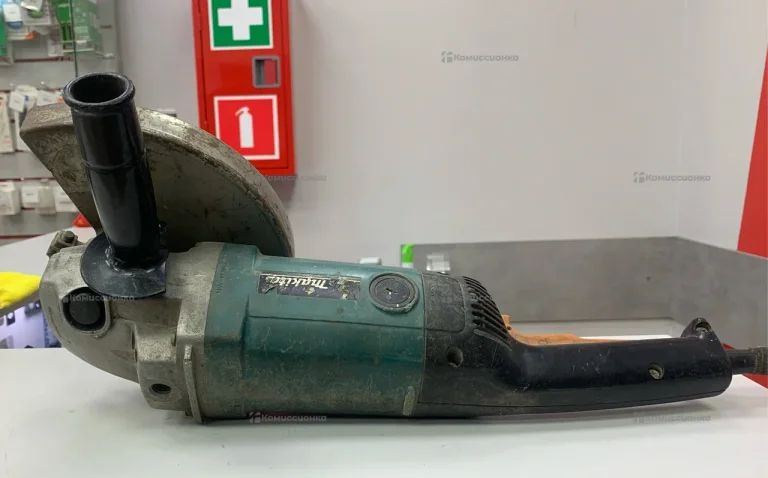 УШМ Makita 9069S.