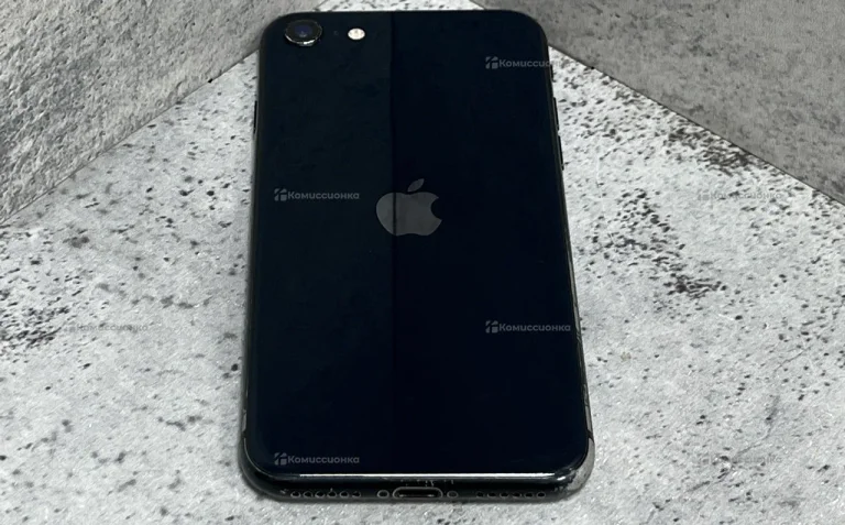 Apple iPhone SE (2020) 3/64 ГБ