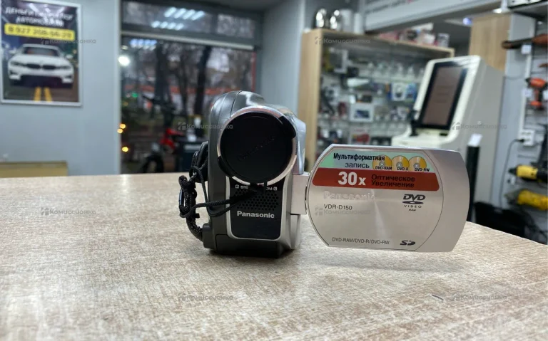 Видеокамера  Panasonic VDR-D150