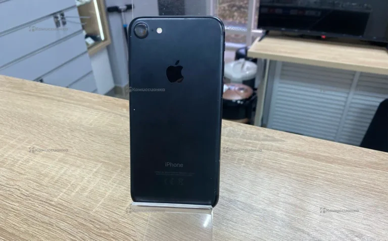 Apple iPhone 7 2/32 ГБ