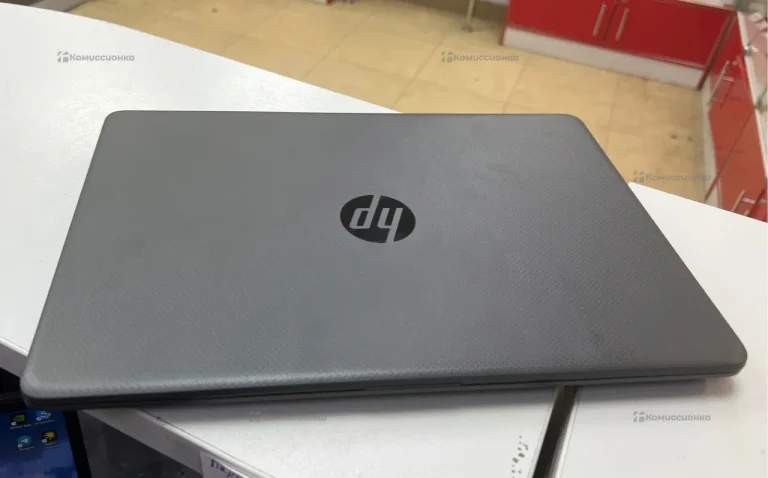 Ноутбук  hp 240 g8