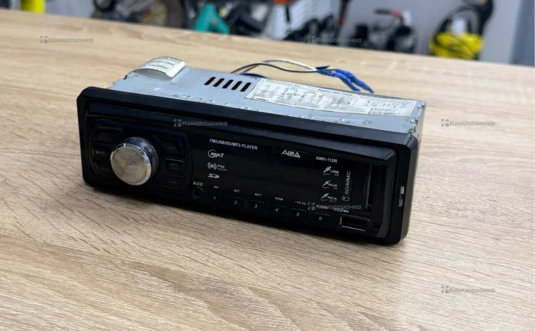 Автомагнитола  Aura AMH-110R