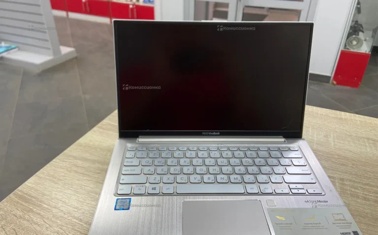 Ноутбук  Asus VivoBook s330u