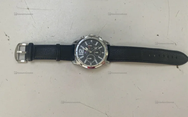 Часы Tommy Hilfiger