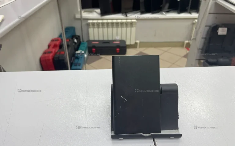 Power Bank  red line