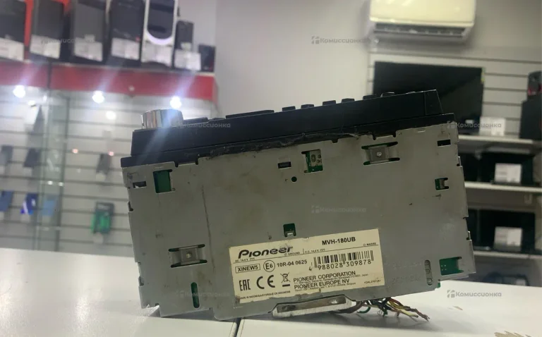 Автомагнитола  pioneer MVH-180UB