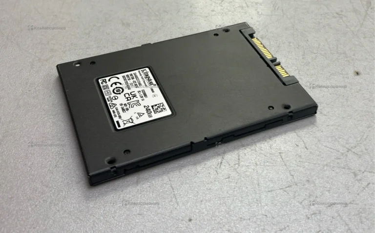 Жесткий диск  SSD Kingston 240gb