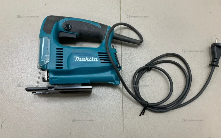 Электролобзик makita 4326