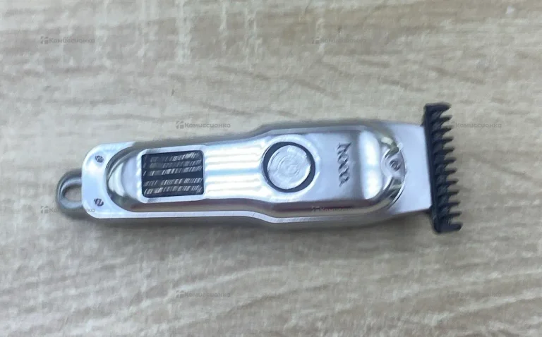 Машинка для стрижки волос