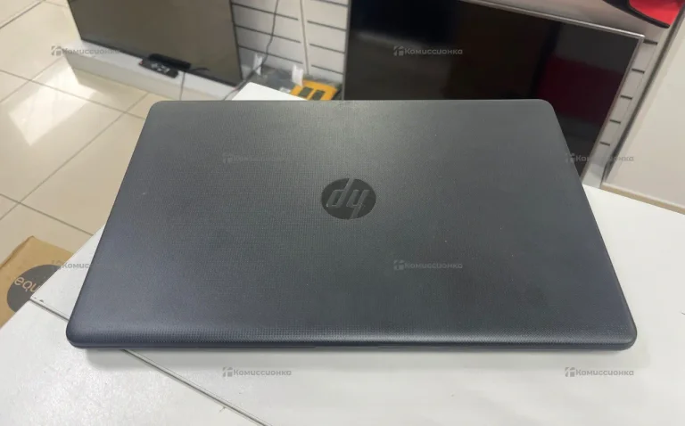 Ноутбук  HP Laptop 15-rb0
