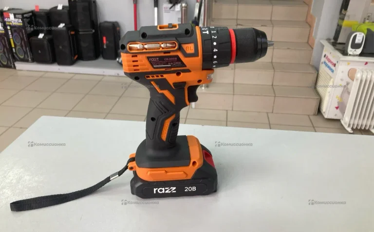 Шуруповерт бесщеточный Razz CD-20IDB
