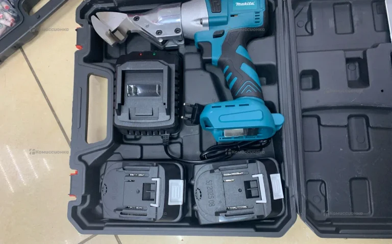 Ножницы по металлу аккумуляторные Makita