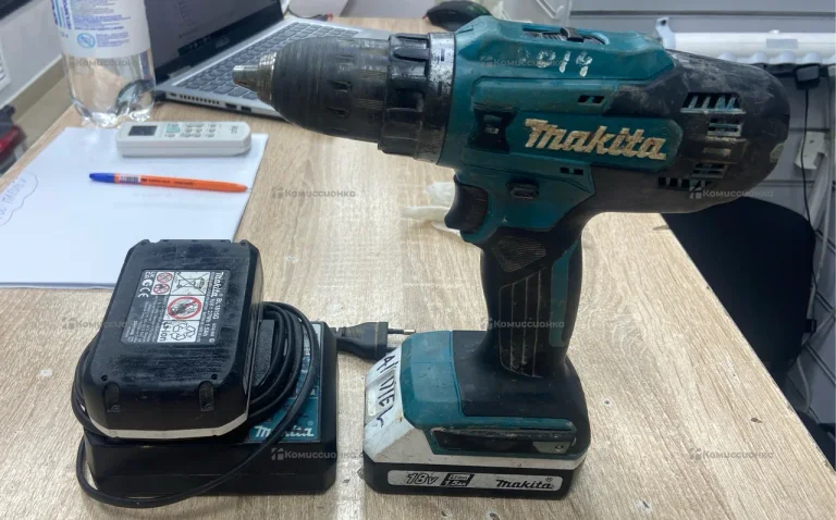 шуруповерт  makita DF488D