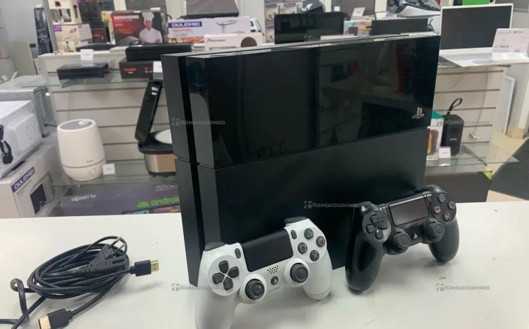 Приставка PS. ps4 fat 500
