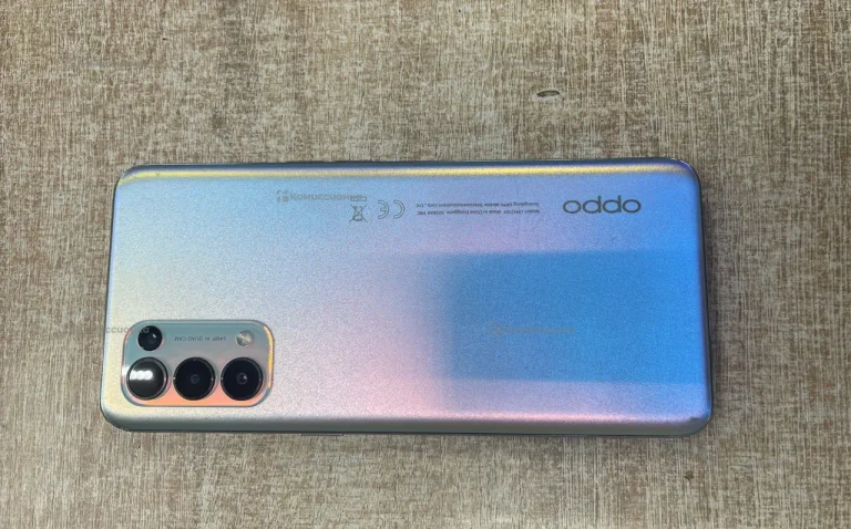 Oppo Reno 5 8/128 ГБ