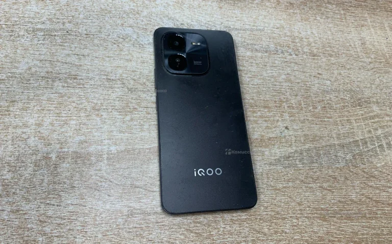 Vivo iQOO Z9x 8/256 ГБ