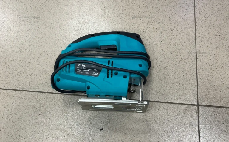 Электролобзик Oasis LE-65