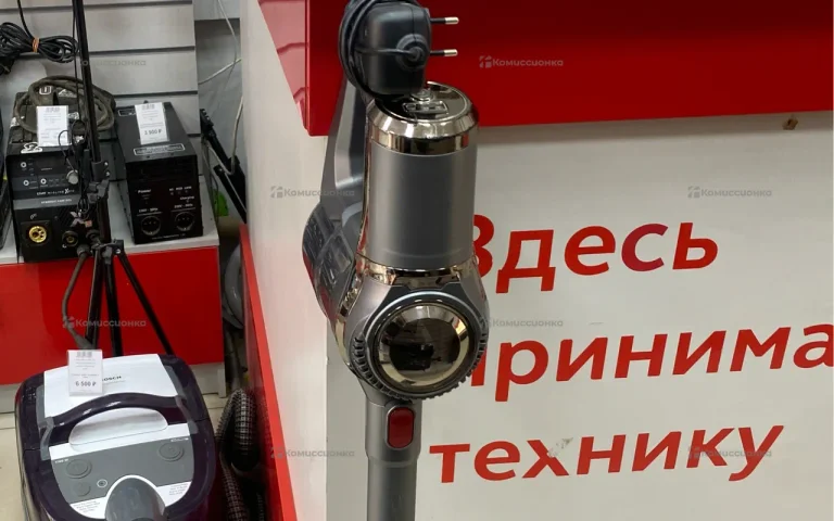 Пылесос  Redmond RV-UR363