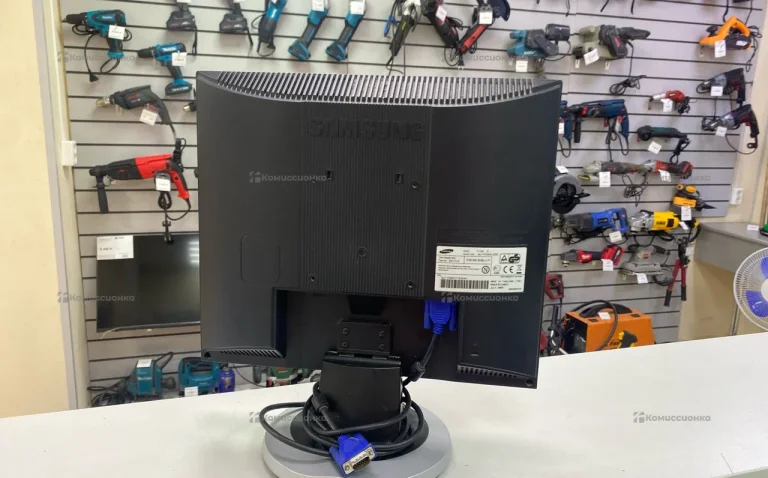 Монитор Samsung SyncMaster 713N