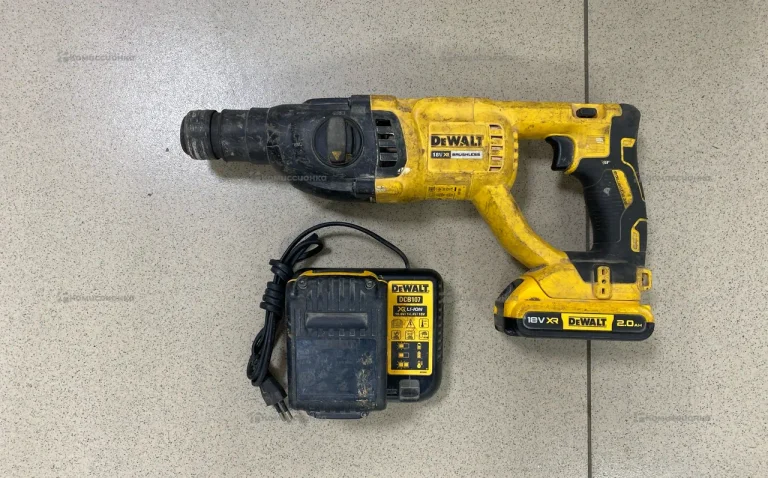 Перфоратор dewalt DCH133
