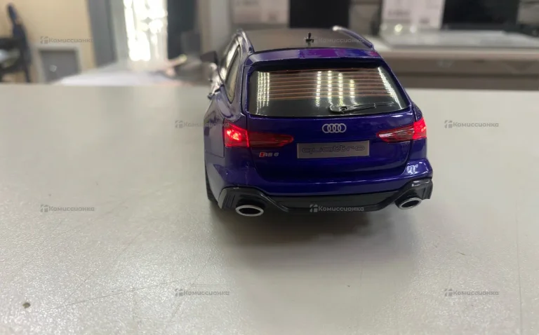 Машинка Audi RS6 Quattro