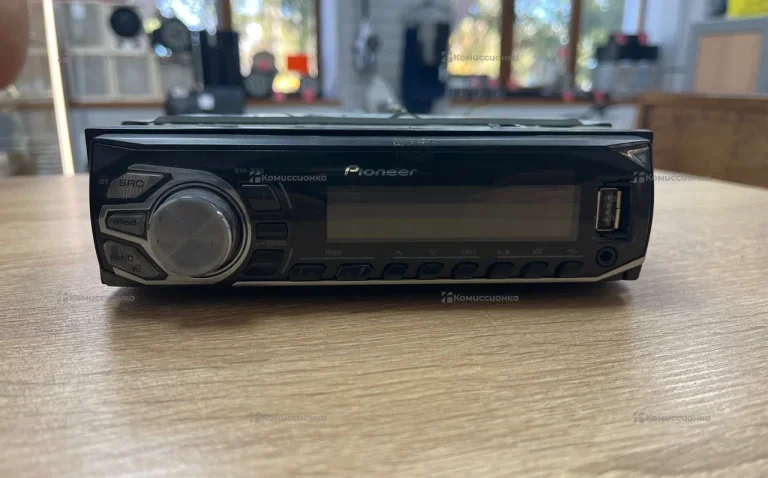 Автомагнитола  Pioneer MVH-160UI