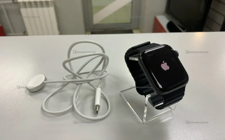 Apple Watch SE Nike version