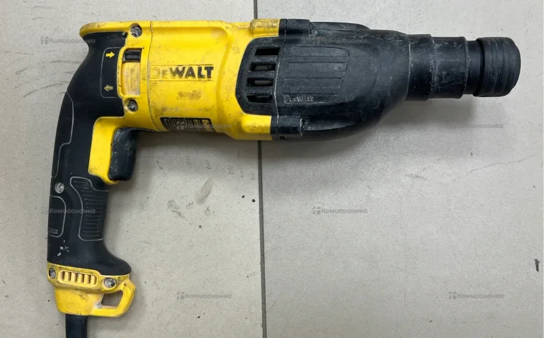 Перфоратор Dewalt D25133