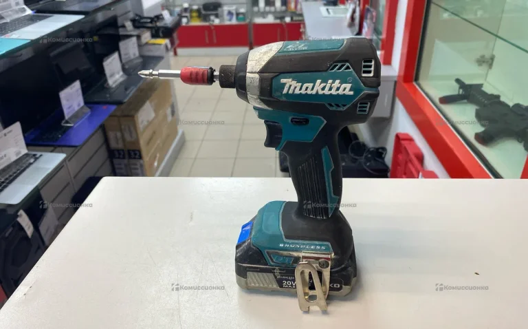 Винтоверт makita DTD 153