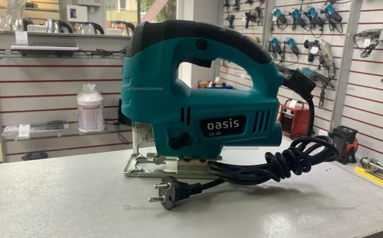 Электролобзик Oasis LE-65
