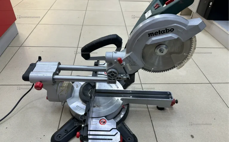 Торцовочная пила Metabo KGS 216M