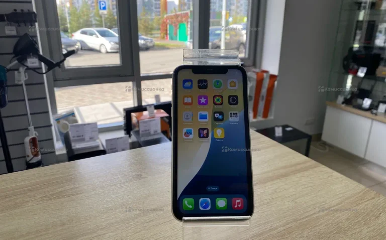 Apple iPhone 11 4/64 ГБ
