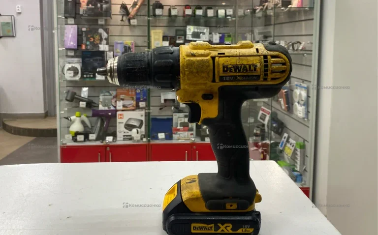 Дрель шуруповерт Dewalt
