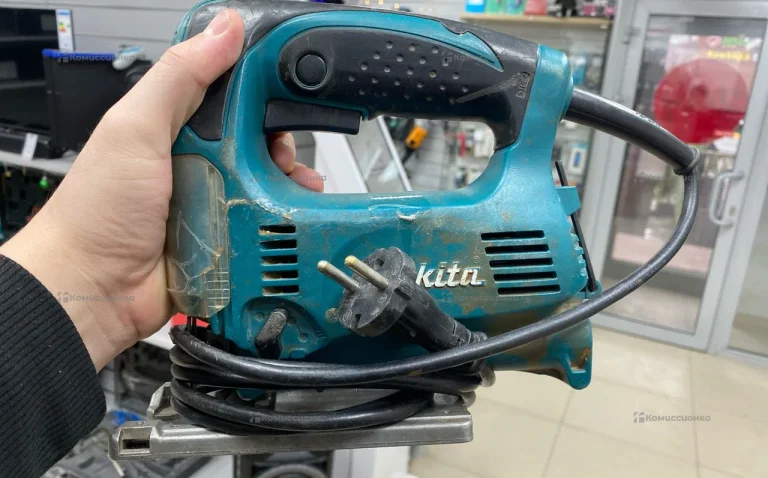 Электролобзик makita 4329