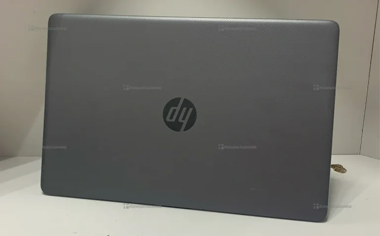 Ноутбук HP 250G7