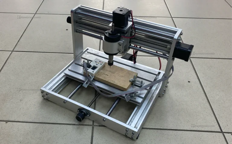 Портативный обрабатывающий станок ЧПУ CNC3018