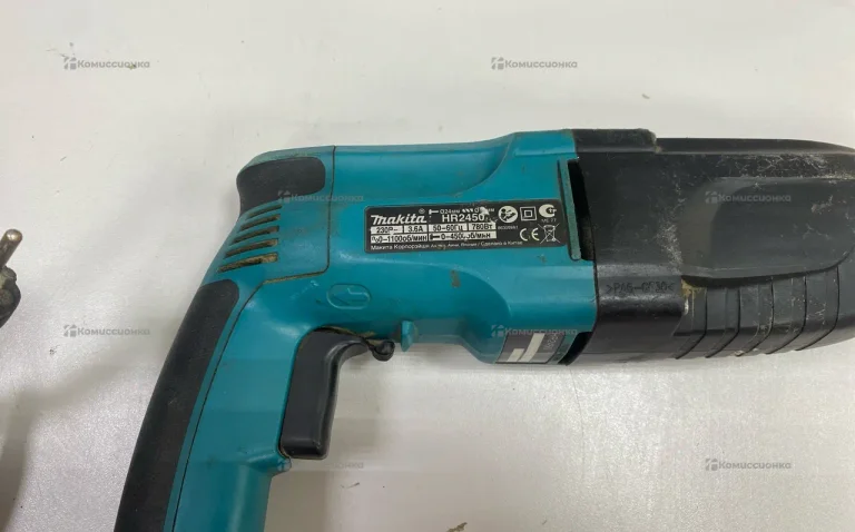 Перфоратор Makita HR2450