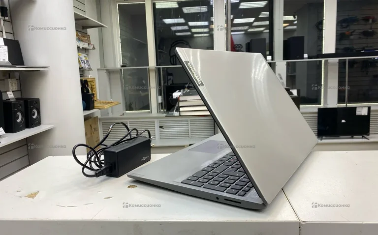 Ноутбук  Lenovo  81MV