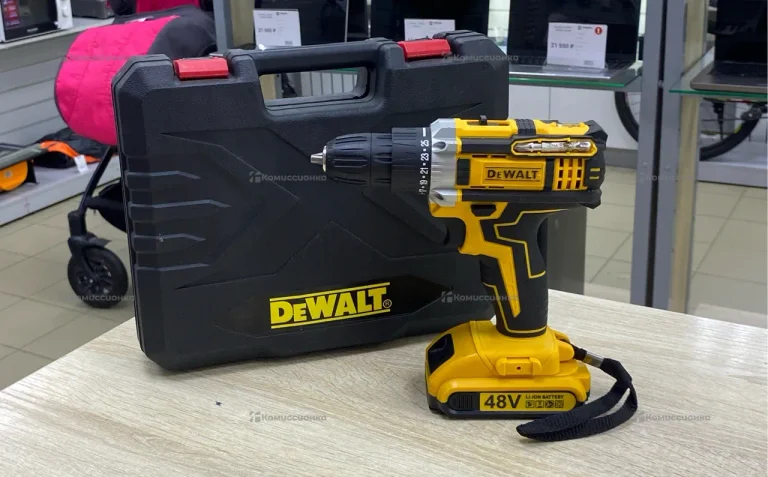 Аккумуляторная дрель-шуруповерт DeWalt 48V