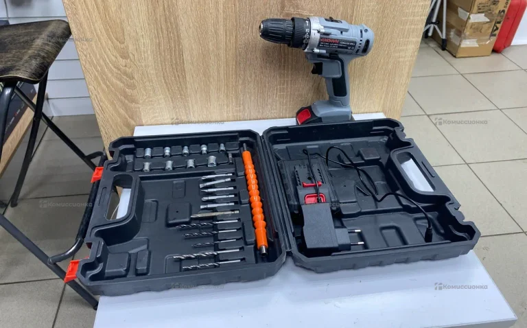 Аккумуляторный шуруповерт CROWN CT22024