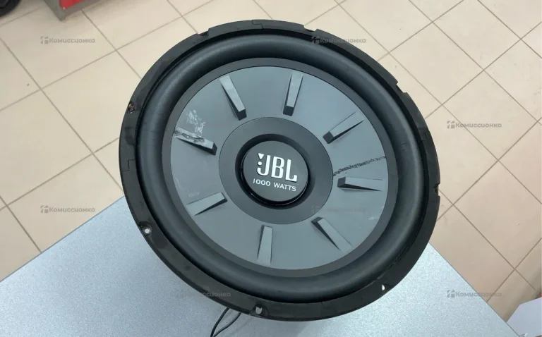 Сабвуфер  JBL 1000 Watts