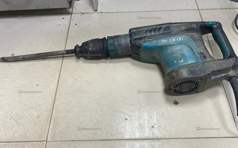 Отбойный молоток Makita HM1203C