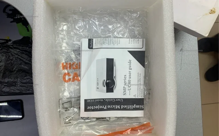 Проектор  UNIC