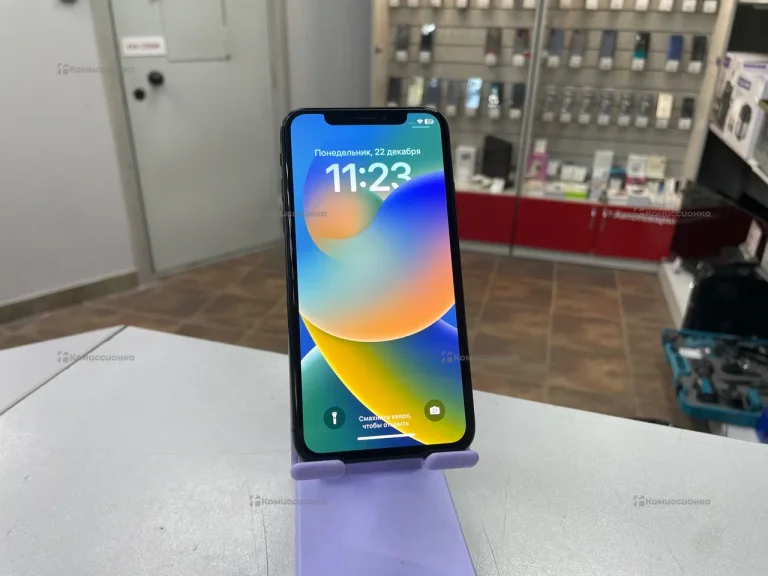Apple iPhone X 3/64 ГБ