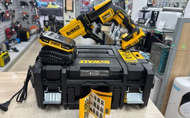 Шуруповерт DeWalt DCF6202